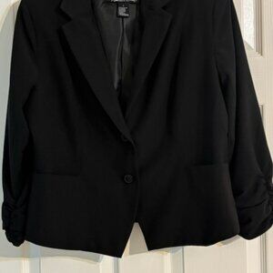 IQ Authentic Brand Cropped Black Blazer